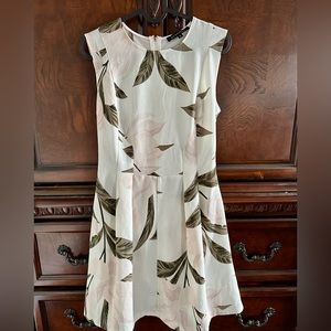 Floral summer dress NWOT